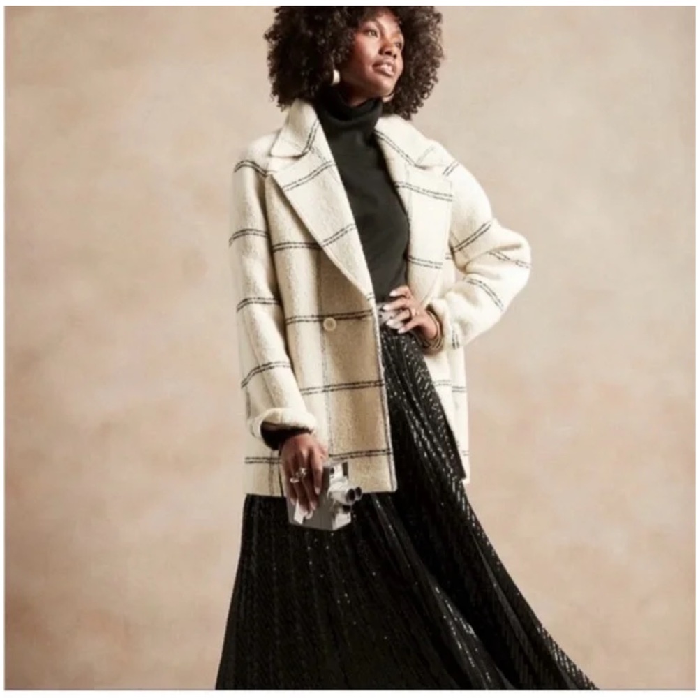 Banana Republic Bouclé Cocoon Wool Oversized Pea Coat in Windowpane Check - Picture 3 of 9